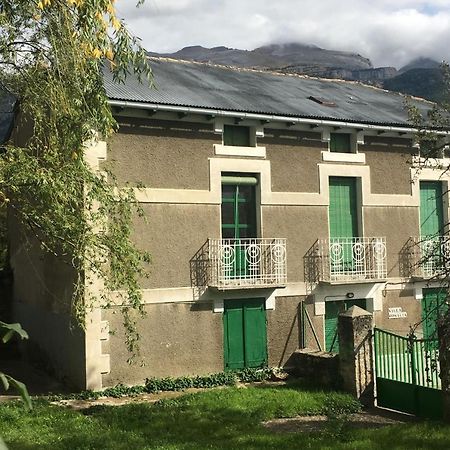 Villa Rosalia Villanua Bagian luar foto